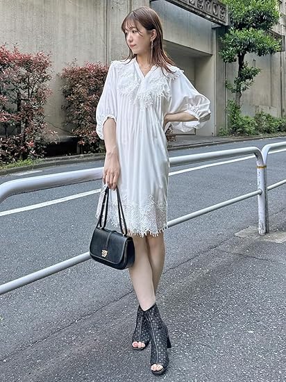 美品☆SNIDEL エンブロイダリーラッフルミニワンピース スナイデル SNIDEL エンブロイダリーラッフルミニワンピース